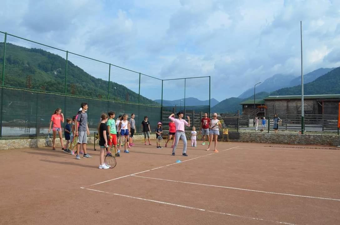 מלון Rîşnov Maggie'S Ranch מראה חיצוני תמונה